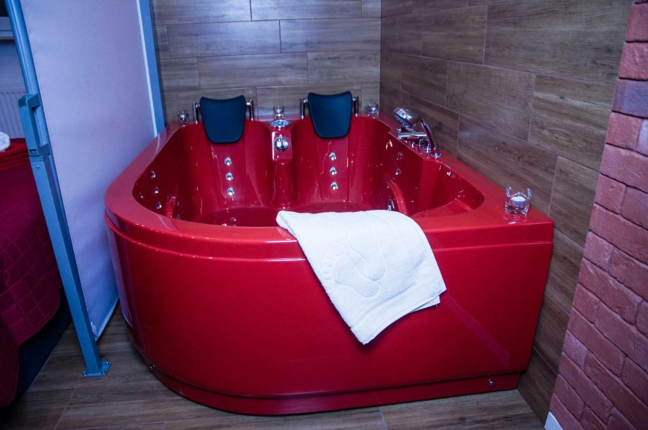 Jacuzzi Apartment Red Krakow Dış mekan fotoğraf
