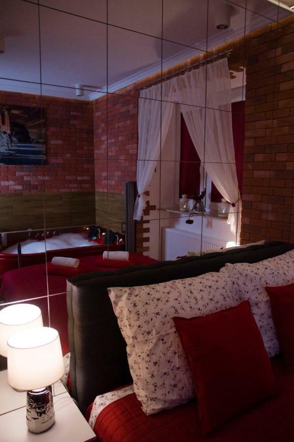 Jacuzzi Apartment Red Krakow Dış mekan fotoğraf