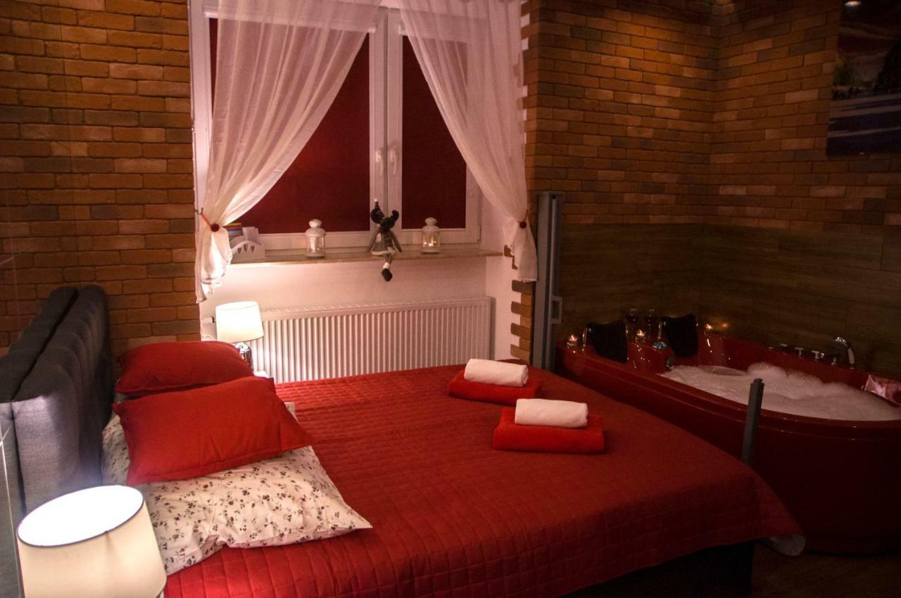Jacuzzi Apartment Red Krakow Dış mekan fotoğraf