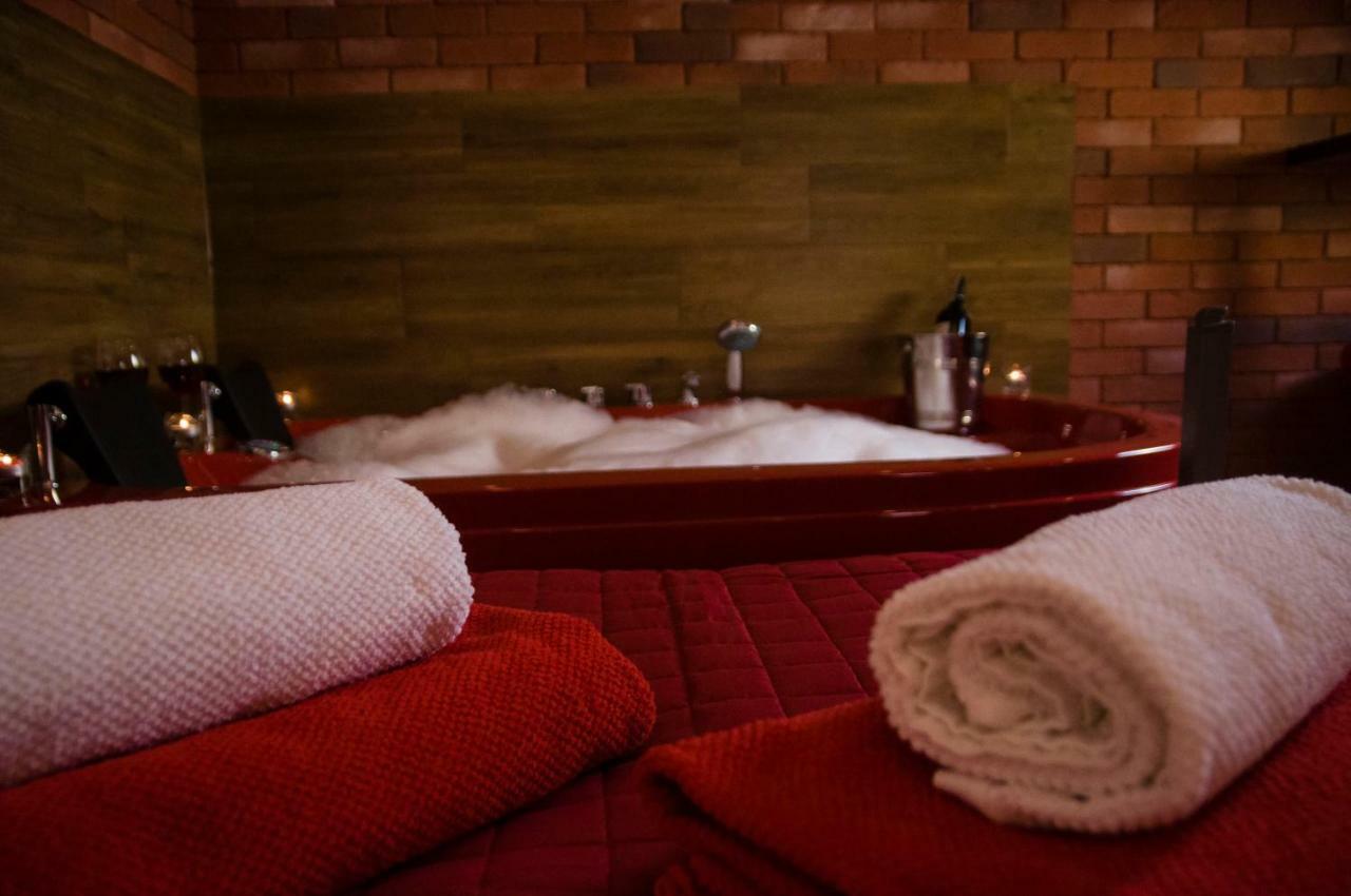Jacuzzi Apartment Red Krakow Dış mekan fotoğraf