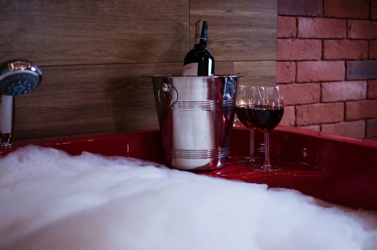 Jacuzzi Apartment Red Krakow Dış mekan fotoğraf